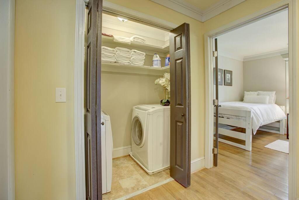 Sleeps16, 11-Person Swim-Spa, Spacious Home, Close To Downtown, Beltline, And Walk To Restaurants, 75" Tv, 2 Person Jacuzzi, Ping Pong Atlanta Extérieur photo